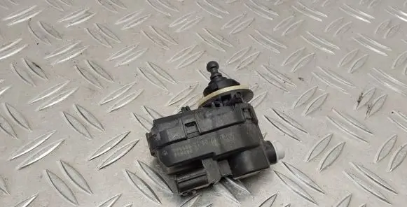 Toyota Yaris Headlight level adjustment motor 90013783