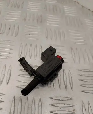 BMW 6 F12 F13 Turbo solenoid valve 70231800 12V12T271 7810883