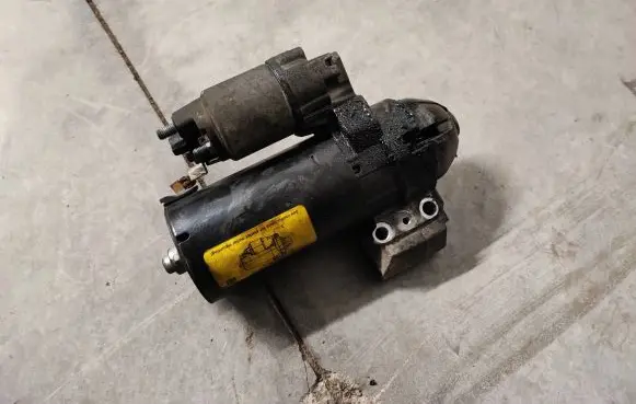 BMW X6 E71 Starter motor 7801203