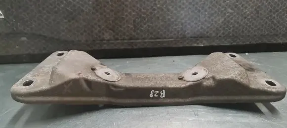 BMW 3 F30 F35 F31 Gearbox mounting bracket 679660903 6796609