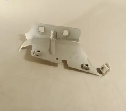 Opel Movano B Fender mounting bracket 641C30003R