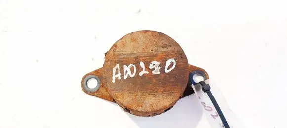 Mazda 3 I Engine mount bracket