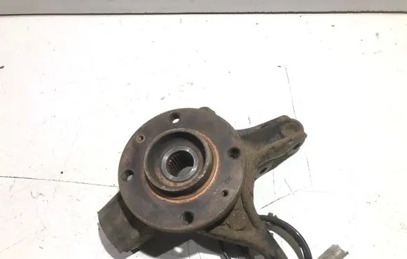 Citroen C4 I Picasso Front wheel hub