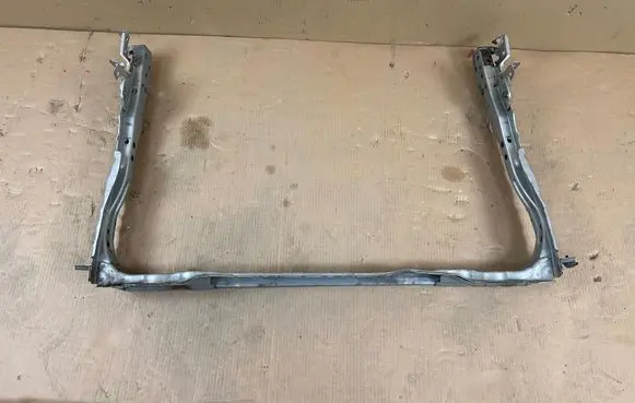 Toyota Prius+ (ZVW40) Bottom radiator support slam panel