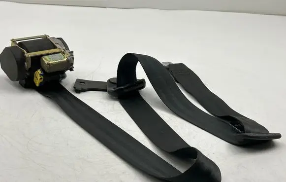 Opel Vivaro Rear seatbelt
