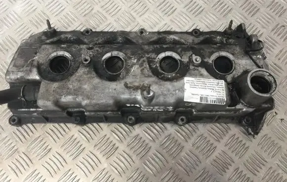 Toyota Avensis T220 Rocker cam cover 