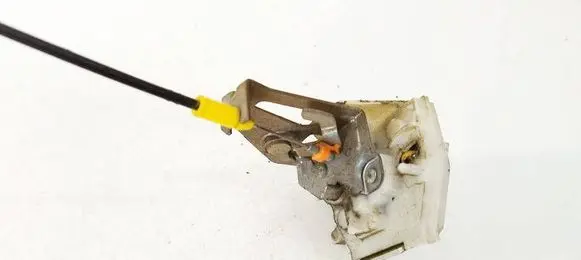 Peugeot 4007 Rear door lock