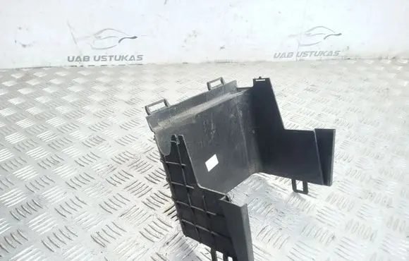 Volkswagen PASSAT B7 Battery box tray cover/lid 3C0915336A