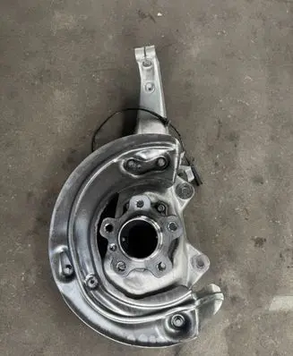 BMW 5 F10 F11 Front wheel hub 6898327