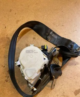 Citroen C5 Front seatbelt 33060320A 06042011