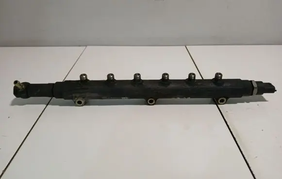Volvo XC90 Fuel main line pipe 0445215015