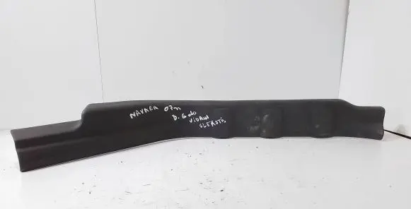 Nissan Navara Rear sill trim cover 769B6EB323