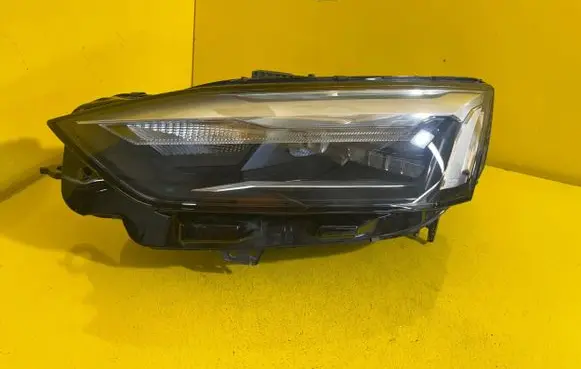 Audi A5 Headlight/headlamp 8W6941011