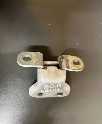 Lexus IS 220D-250-350 Front door lower hinge 