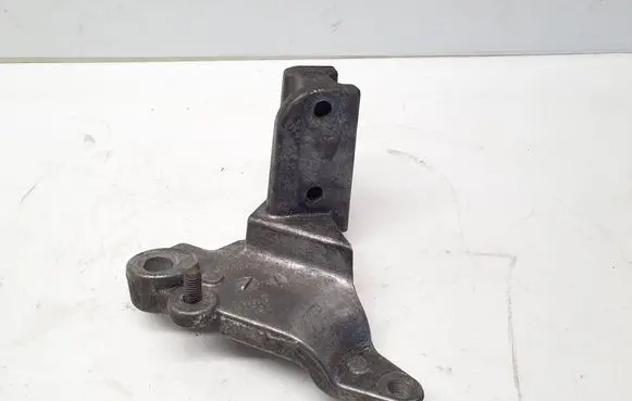 Volvo V70 Engine mounting bracket 31293542
