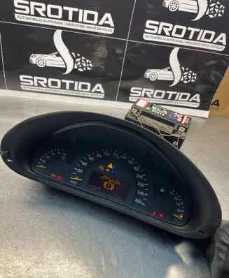 Mercedes-Benz C W203 Speedometer (instrument cluster) A2035403047