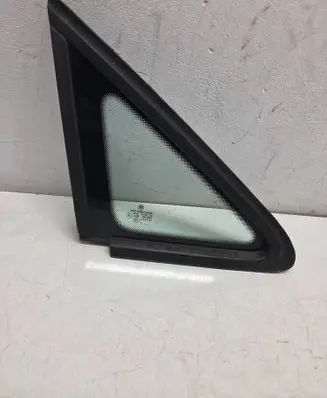 Volkswagen Caddy Front triangle window/glass DOT27M23100AS2 E000184 43R001057