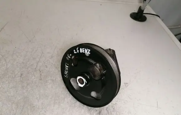 Suzuki Grand Vitara I Power steering pump 44150919