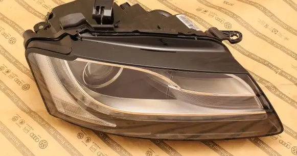 Audi A5 8T 8F Headlight/headlamp 8T0941004AK