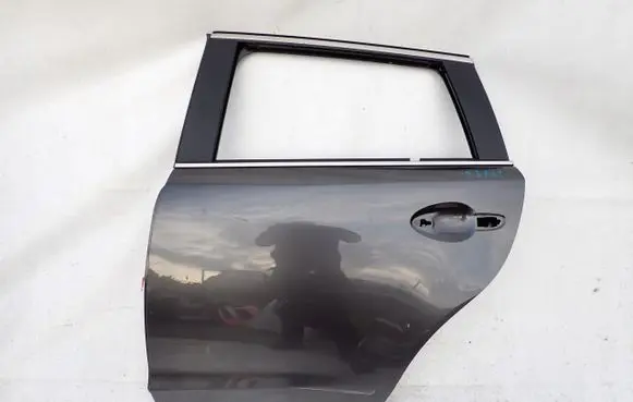 Mazda 6 Rear door