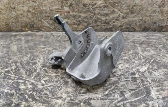 Mini One - Cooper R50 - 53 Gearbox mounting bracket 6765333