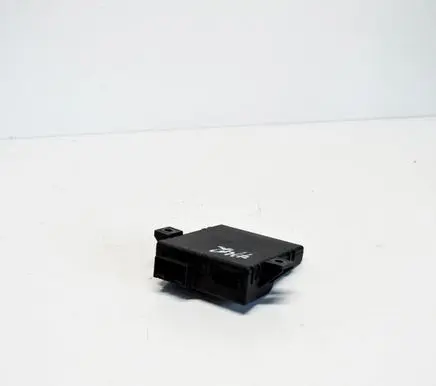 Audi A4 S4 B8 8K Gateway control module 8T0907468T