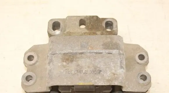Volkswagen Caddy Engine mount bracket 1K0199555M