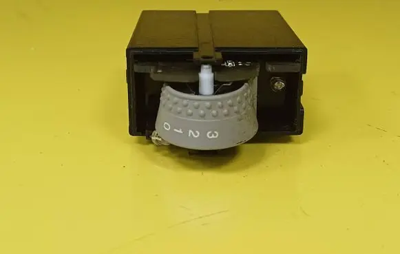 KIA Ceed Headlight level height control switch 933001H630ED