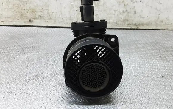 Skoda Octavia Mk1 (1U) Mass air flow meter 0281002461 074906461B