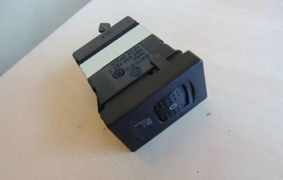 Volkswagen PASSAT B5 Seat heating switch 3B0963563C