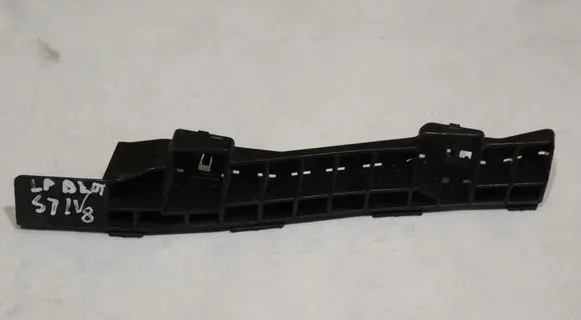 Subaru Forester SJ Fender mounting bracket