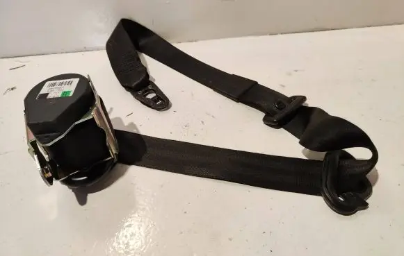 Audi A4 S4 B7 8E 8H Front seatbelt TYP532 040336