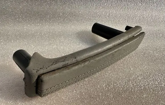 Volkswagen Touareg I Rear door handle cover 7L6867372B