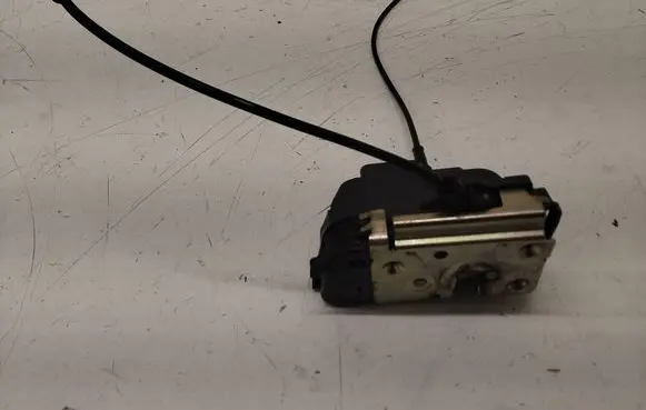 Renault Megane II Rear door lock RA11R300