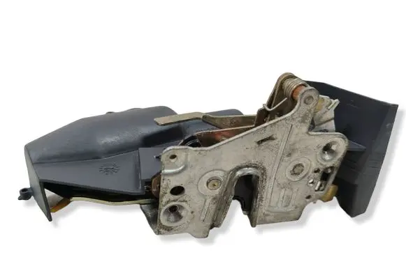 Mercedes-Benz C W202 Rear door lock 2027330108