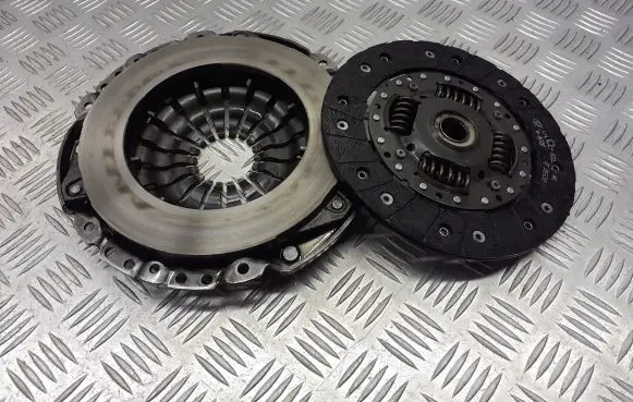 Renault Megane II Pressure plate 8200527569