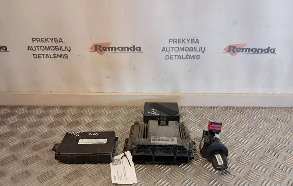 Renault Trafic III (X82) Engine ECU kit and lock set 237106626R 284B10847R