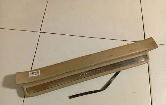 Toyota Avensis T250 Front sill trim cover 6791405040