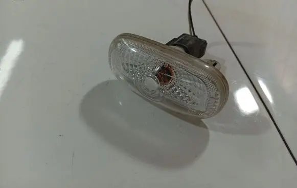Hyundai Santa Fe Front fender indicator light 