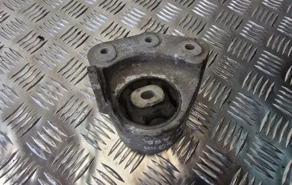 Audi A8 S8 D3 4E Rear differential mounting bracket 4E0599133C