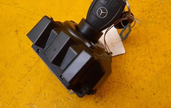 Mercedes-Benz V Class W447 Ignition lock A4479001111