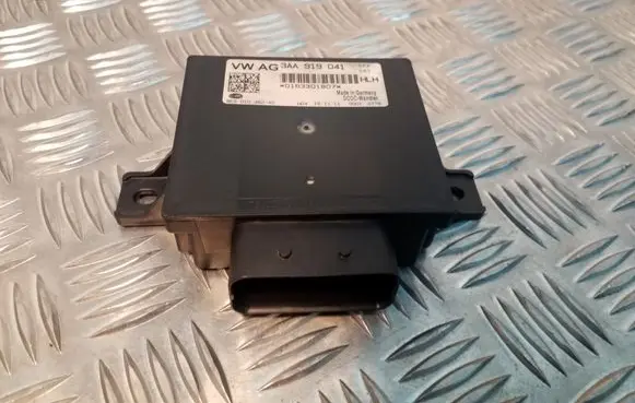 Volkswagen PASSAT B7 Power management control unit 3AA919041