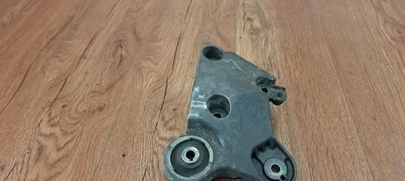 Renault Espace IV Engine mounting bracket 8200358663