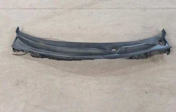 Nissan Qashqai Wiper trim 5501U100