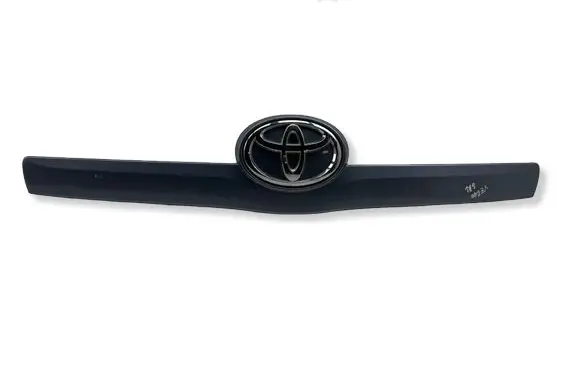 Toyota Verso Trunk door license plate light bar 768110F060