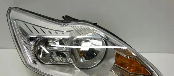 Ford Focus Headlight/headlamp 8M5113100AE