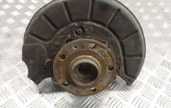 Volkswagen PASSAT B6 Front wheel hub