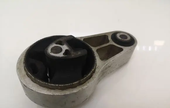 Mini One - Cooper Clubman R55 Engine mount bracket