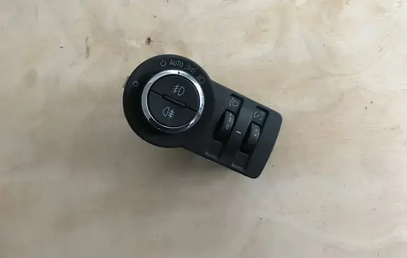 Opel Insignia A Light switch 13268702