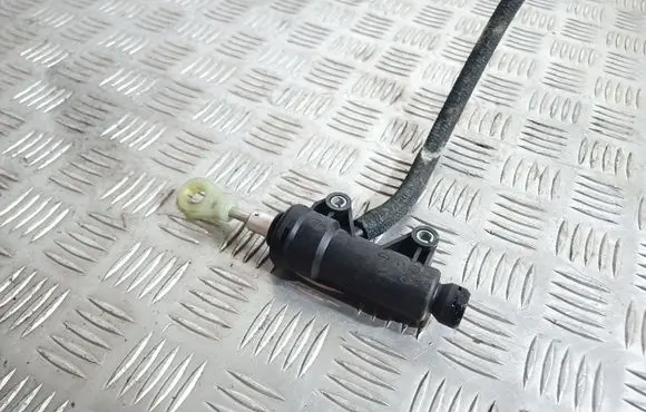 Clutch slave cylinder